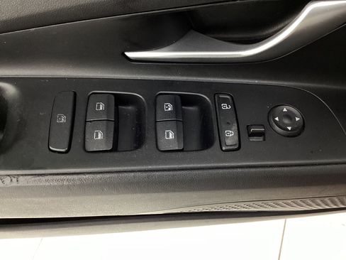 Used 2022 Hyundai Elantra SEL FWD image 37