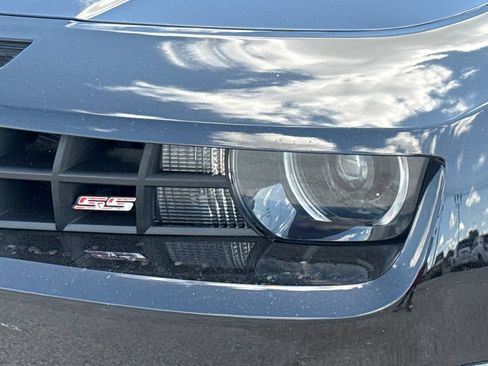Used 2010 Chevrolet Camaro SS w/ RS Package RWD image 3
