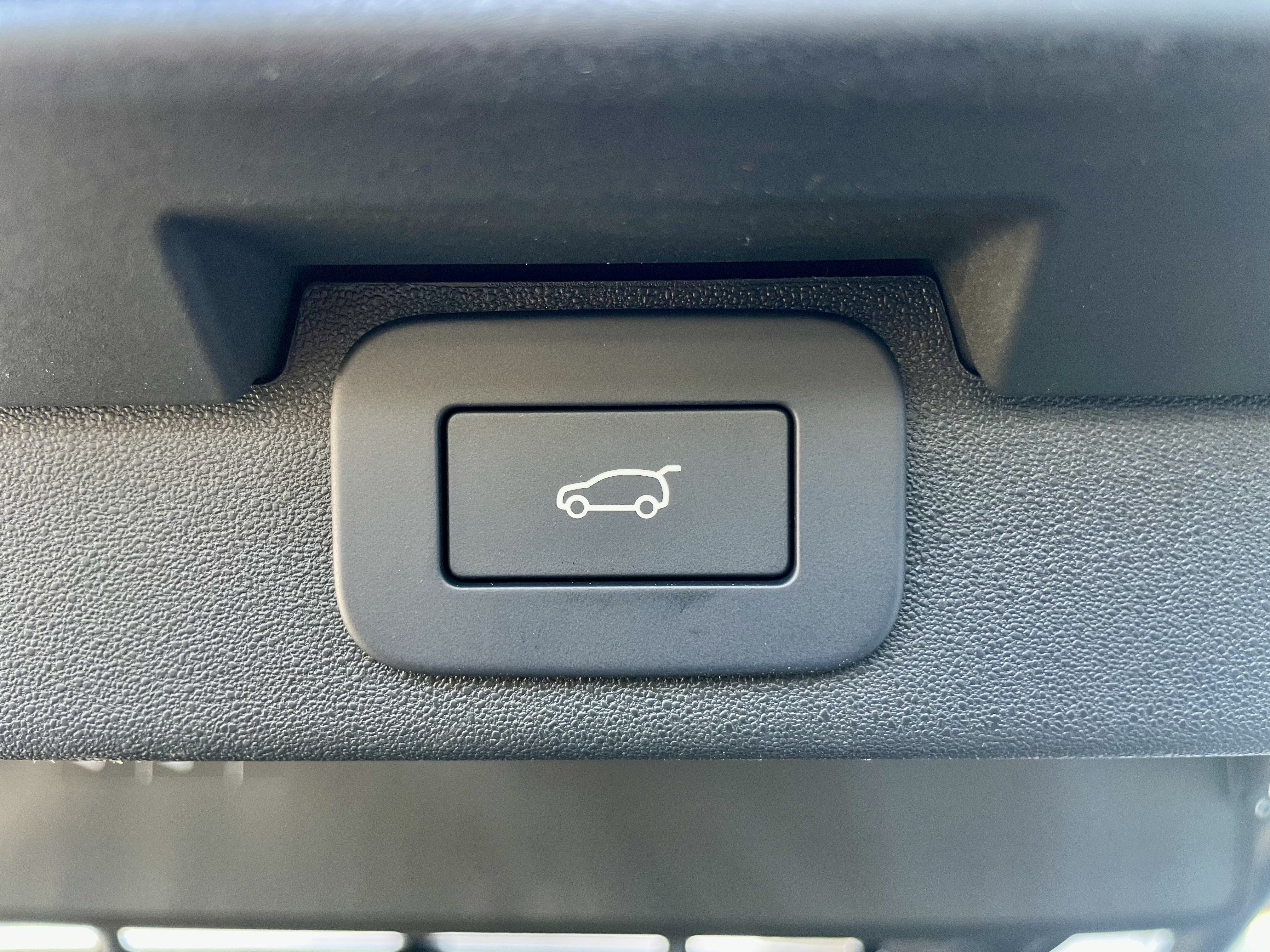 New 2026 Land Rover Discovery Limited Edition AWD/4WD image 42