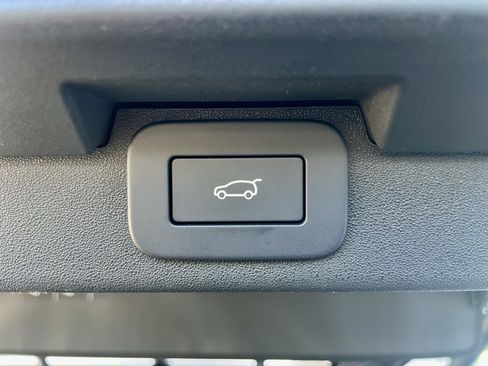 New 2026 Land Rover Discovery Limited Edition AWD/4WD image 42