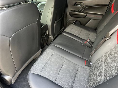 Used 2023 Chevrolet Colorado Z71 w/ Z71 Convenience Package 2 image 13