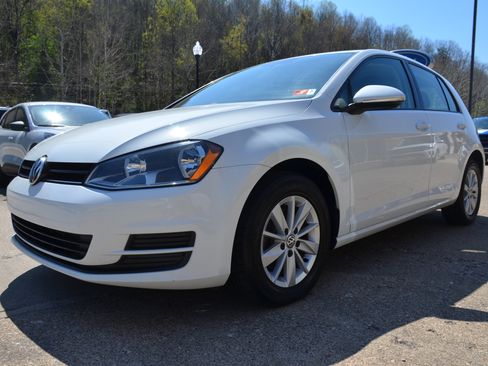 Used 2016 Volkswagen Golf S image 3