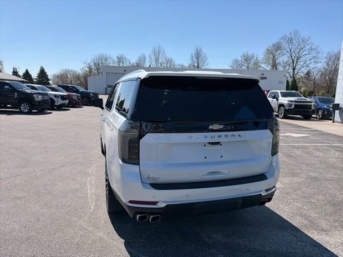 Used 2025 Chevrolet Suburban High Country AWD/4WD image 11