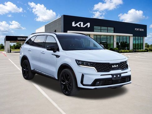 Used 2023 Kia Sorento SX AWD/4WD image 3