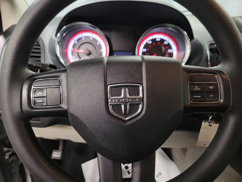 Used 2013 Dodge Grand Caravan American Value Package FWD image 22