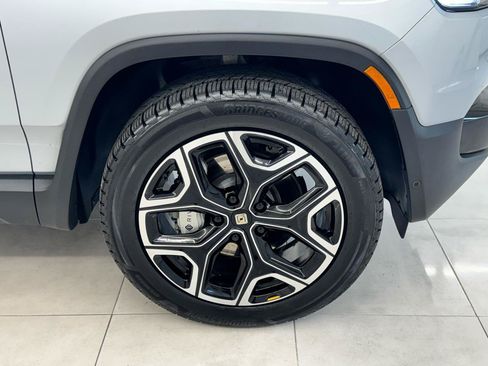 Used 2025 Rivian R1T Adventure AWD/4WD image 31