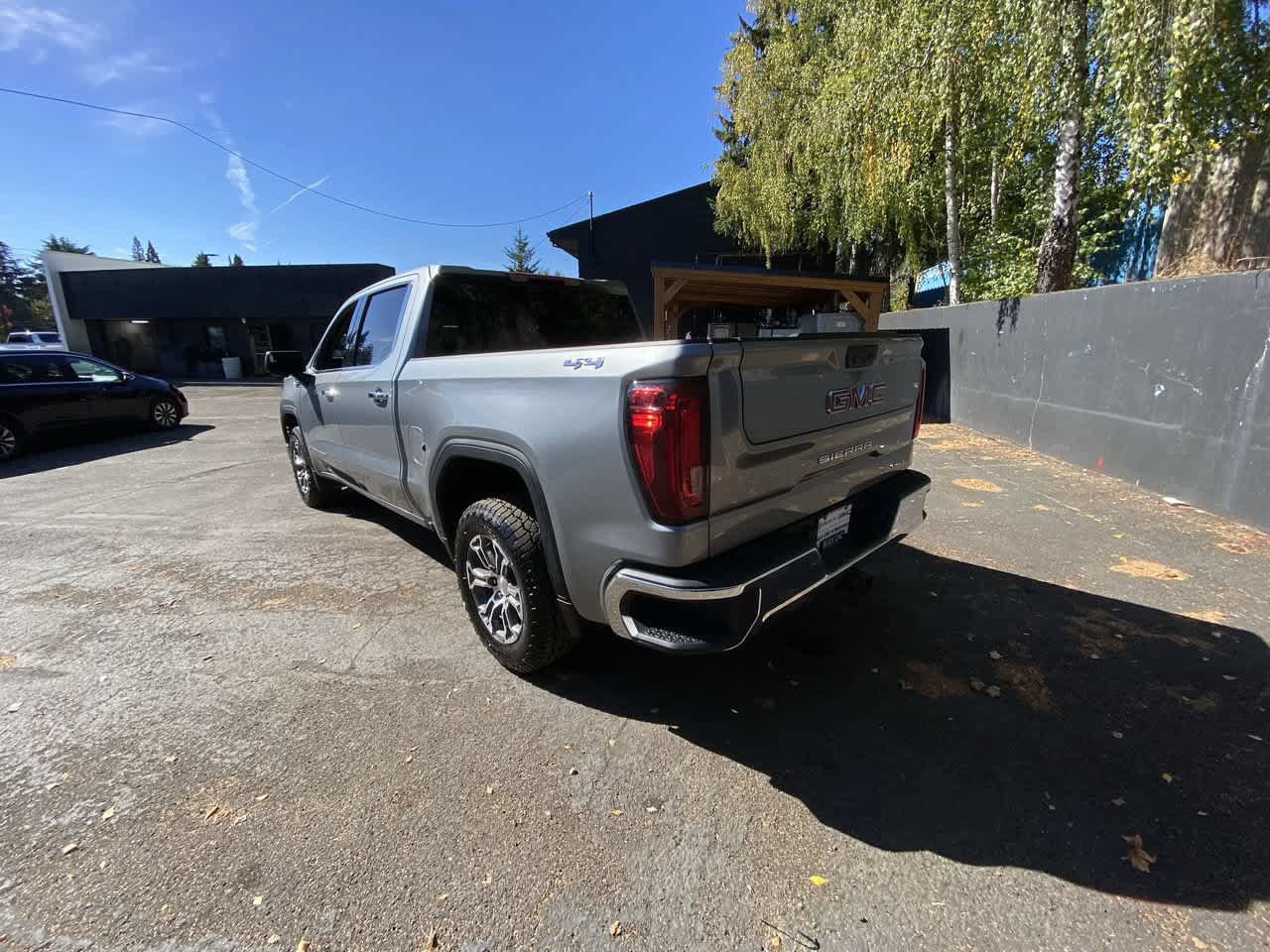 Used 2026 GMC Sierra 1500 SLT AWD/4WD image 4