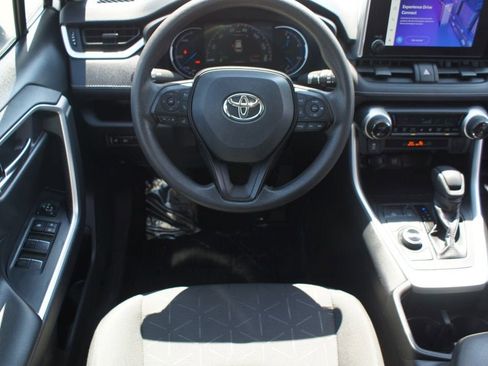 Used 2024 Toyota RAV4 XLE image 5