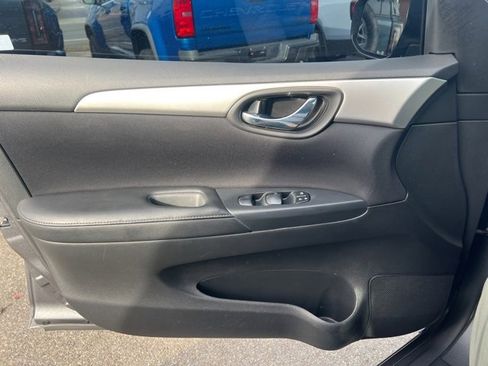 Used 2016 Nissan Sentra S image 18