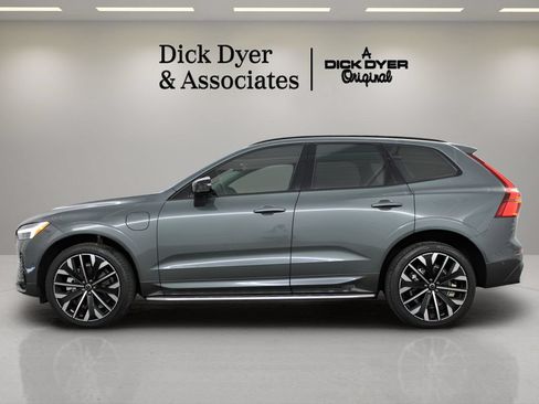Certified 2026 Volvo XC60 T8 Ultra w/ Protection Package Premier AWD/4WD image 15