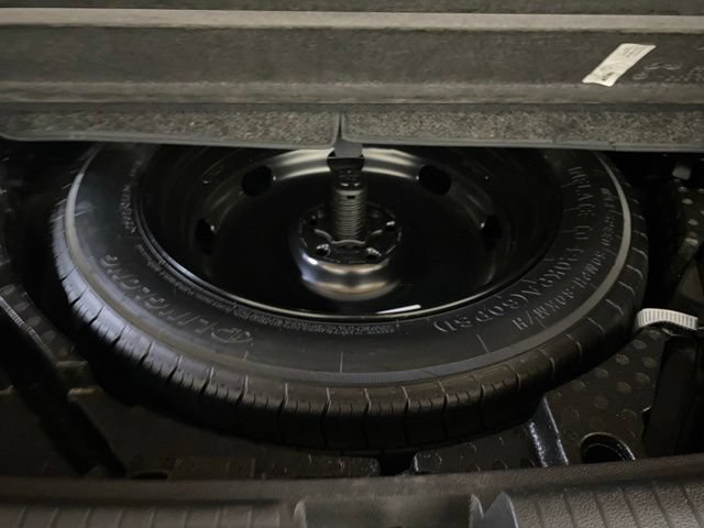 Used 2023 Volkswagen Tiguan SE w/ Panoramic Sunroof Package FWD image 98