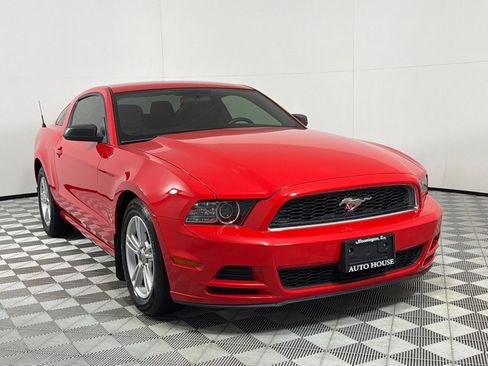 Used 2013 Ford Mustang Coupe RWD image 3