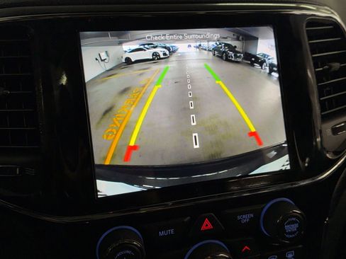 Used 2019 Jeep Grand Cherokee Altitude RWD image 24