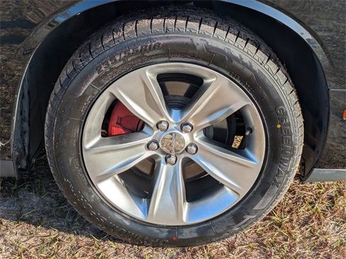 Used 2018 Dodge Challenger SXT image 10