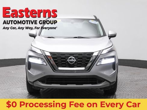Used 2022 Nissan Rogue SV AWD/4WD image 2