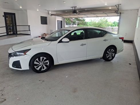 Used 2023 Nissan Altima 2.5 S FWD image 4
