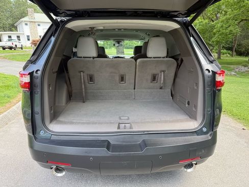 Used 2019 Chevrolet Traverse LT FWD image 28