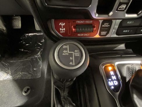 New 2026 Jeep Wrangler Unlimited Rubicon AWD/4WD image 19