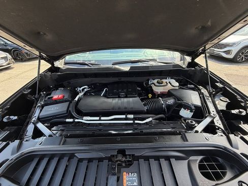 Used 2024 Chevrolet Silverado 1500 LT AWD/4WD image 25