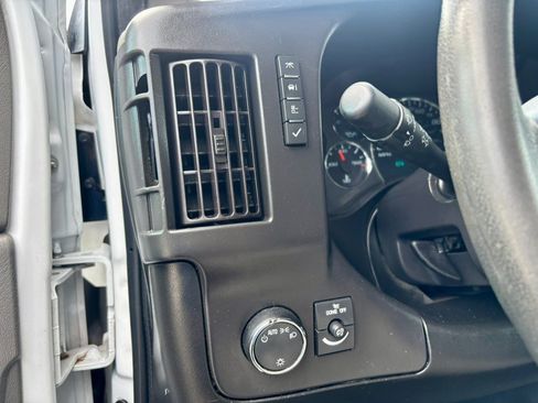 Used 2022 Chevrolet Express 2500 w/ Driver Convenience Package RWD image 21