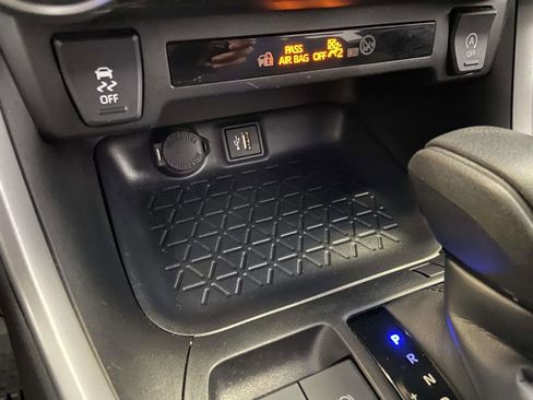 Used 2025 Toyota RAV4 XLE image 24