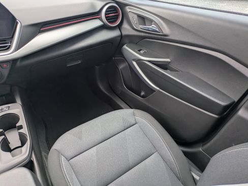 New 2026 Chevrolet Trax RS w/ Sunroof Package FWD image 17