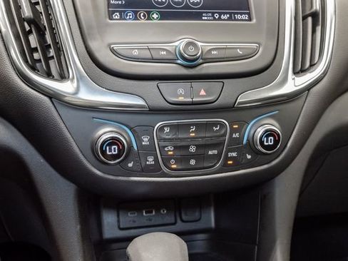 Used 2024 Chevrolet Equinox LT AWD/4WD image 16