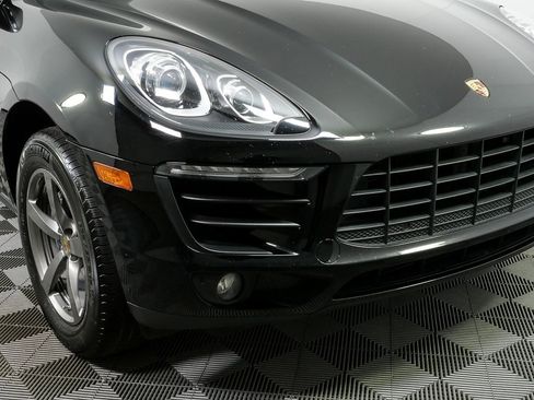 Used 2017 Porsche Macan image 37