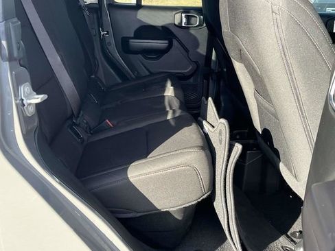 Used 2021 Jeep Gladiator Sport image 21