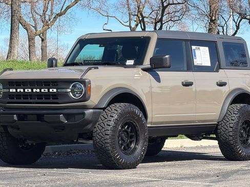 Used 2025 Ford Bronco 4-Door image 9