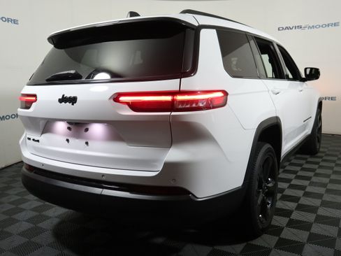 Used 2023 Jeep Grand Cherokee L Laredo AWD/4WD image 6