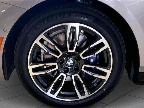 Used 2026 BMW 530i xDrive w/ M Sport Package AWD/4WD image 11