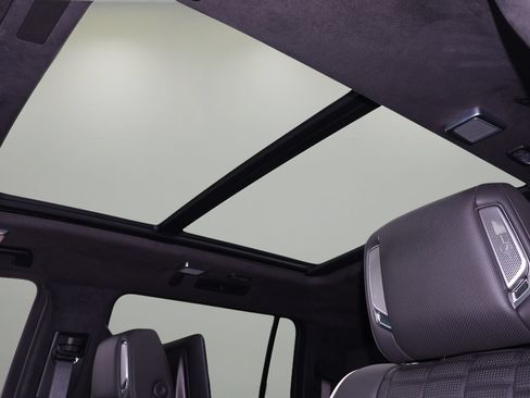 Certified 2026 Cadillac Escalade ESV Platinum Sport w/ LPO, Floor Liner Package AWD/4WD image 30