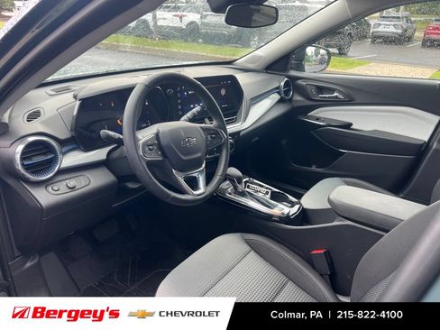 Certified 2026 Chevrolet Trax LT w/ Midnight Edition FWD image 10