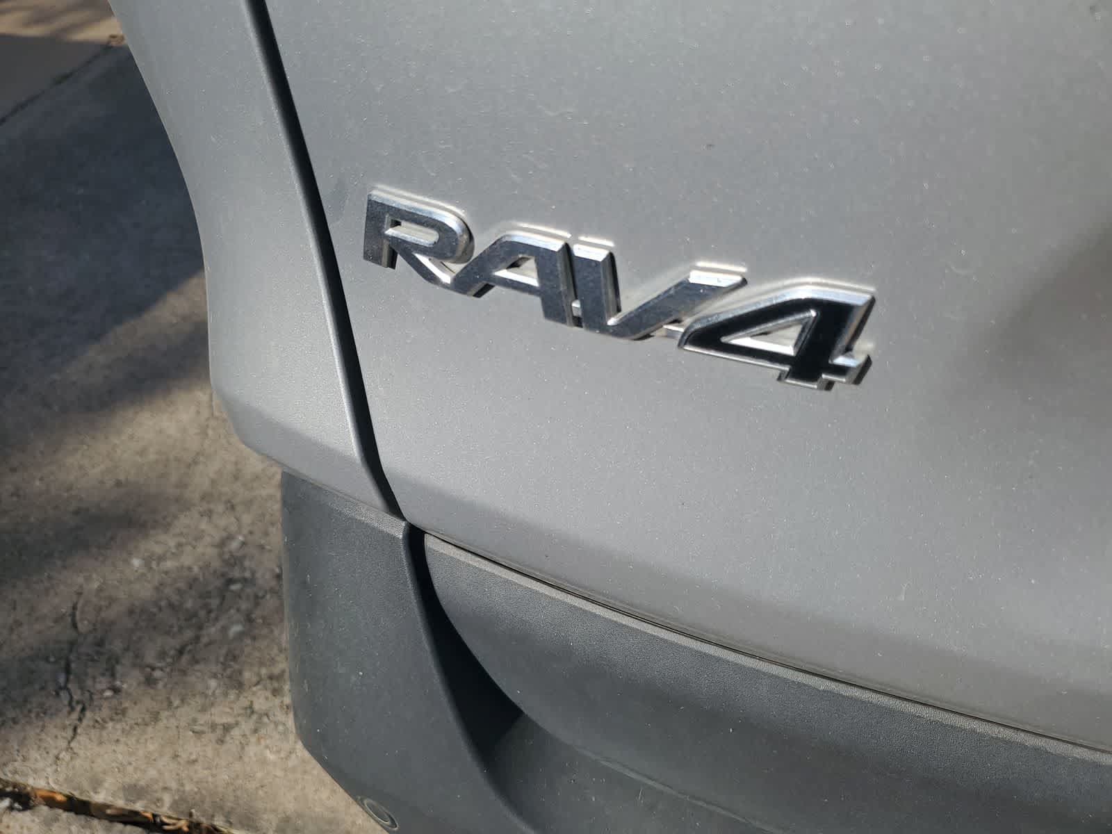 Used 2022 Toyota RAV4 Limited FWD image 10