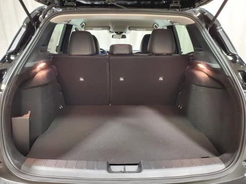 Used 2025 Nissan Kicks SR image 8