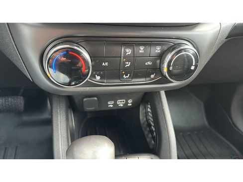Used 2022 Chevrolet TrailBlazer RS AWD/4WD image 16