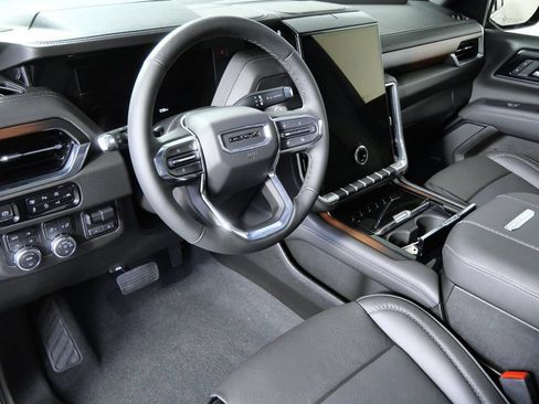 Used 2025 GMC Yukon Denali w/ Sun & Power Step Package AWD/4WD image 3