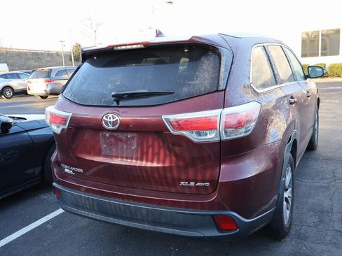 Used 2015 Toyota Highlander XLE image 7