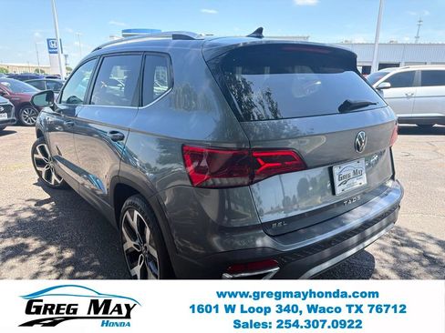 Used 2022 Volkswagen Taos SEL w/ Panoramic Sunroof Package AWD/4WD image 6