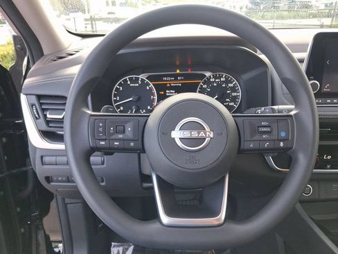 Certified 2023 Nissan Rogue SV FWD image 17