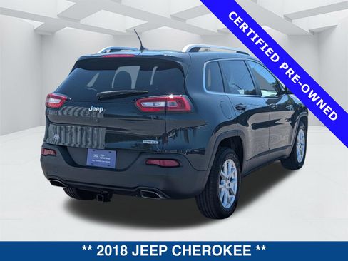 Used 2018 Jeep Cherokee Latitude Plus image 4