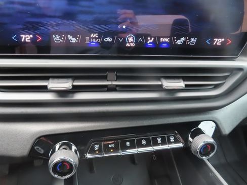Certified 2025 Chevrolet Silverado EV LT AWD/4WD image 37