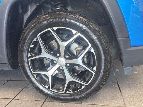 Used 2024 Jeep Compass Limited image 9