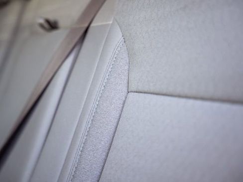 Used 2023 GMC Yukon SLE image 30