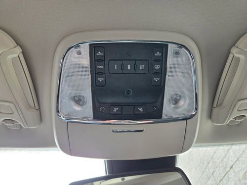 Used 2023 Chrysler 300 Touring L w/ Popular Equipment Group RWD image 21