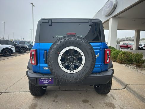 New 2026 Ford Bronco Badlands image 9