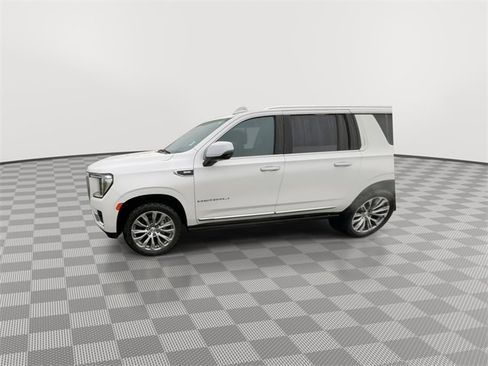 Used 2021 GMC Yukon XL Denali w/ Denali Premium Package image 4