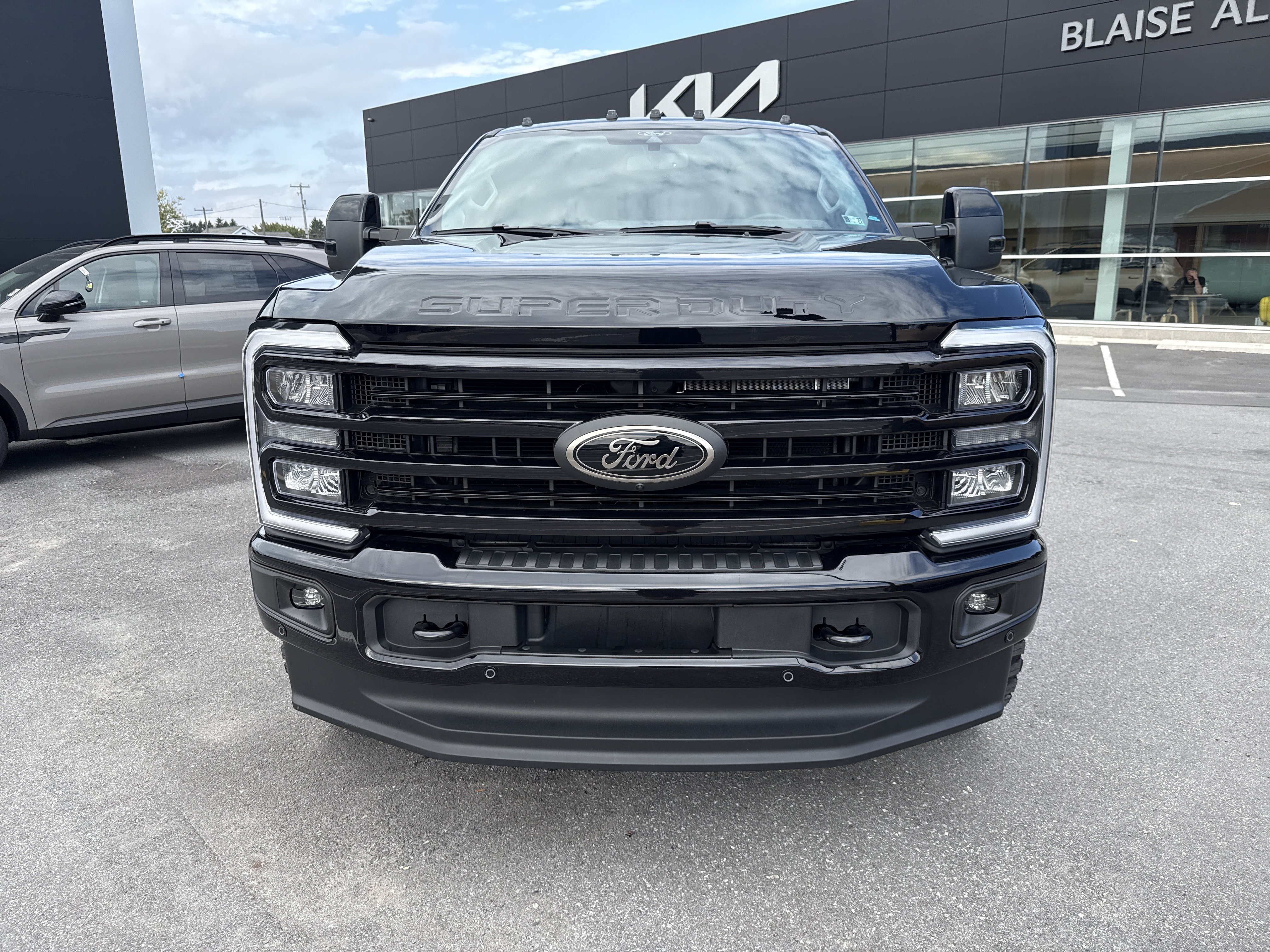 Used 2025 Ford F250 Lariat w/ Lariat Ultimate Package AWD/4WD image 9