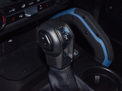 Used 2023 Ford Bronco Wildtrak image 33